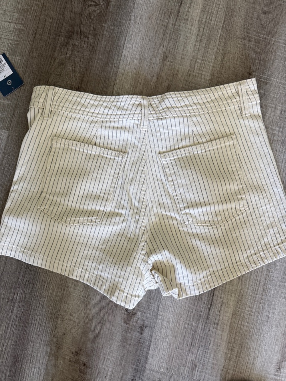 Universal Thread High-Waist Pinstripe Shorts — White with Blue  Stripes - Picture 2 of 2